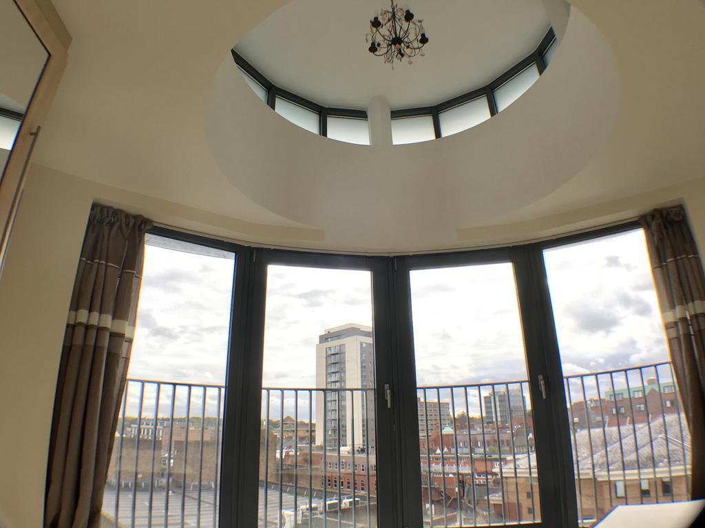 Luxurious Providence Apartment 梅登黑德 外观 照片